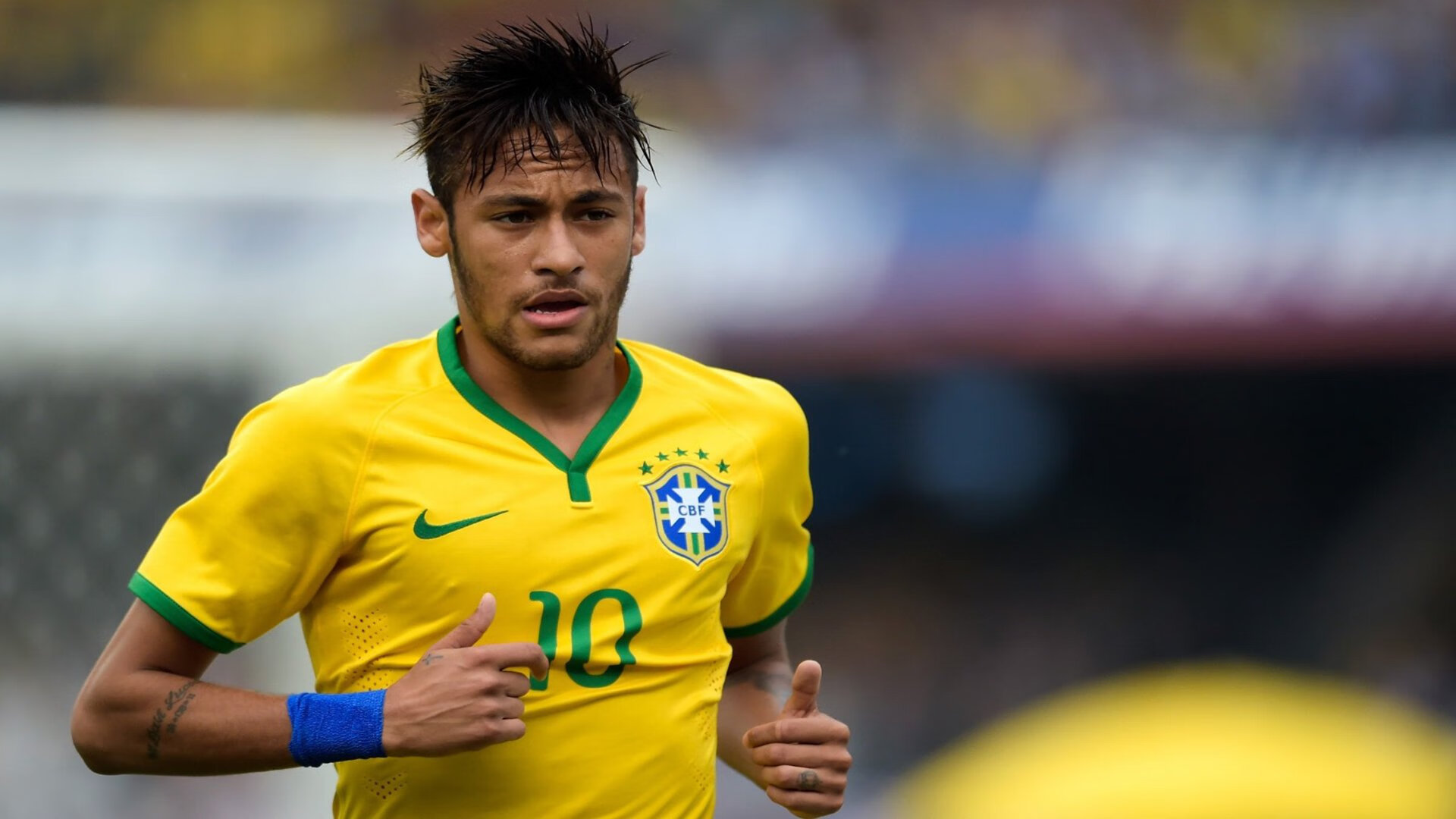 包含梅西重返赛场，重返赛场首场状态出色，G2观众沸腾！气势如虹延续的词条